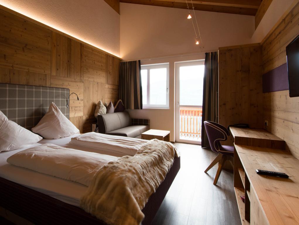 Hotel Walisgaden Superior Damuels Ruang foto