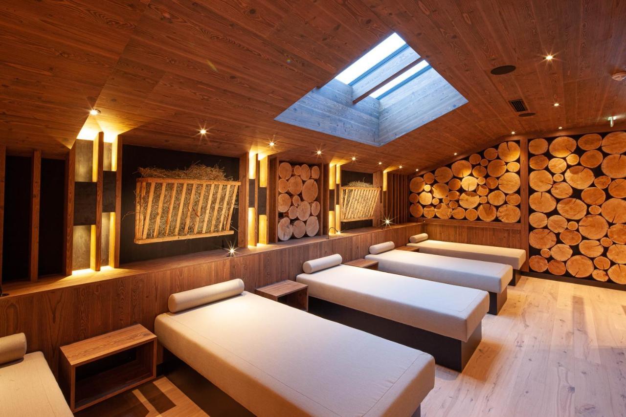 Hotel Walisgaden Superior Damuels Bagian luar foto